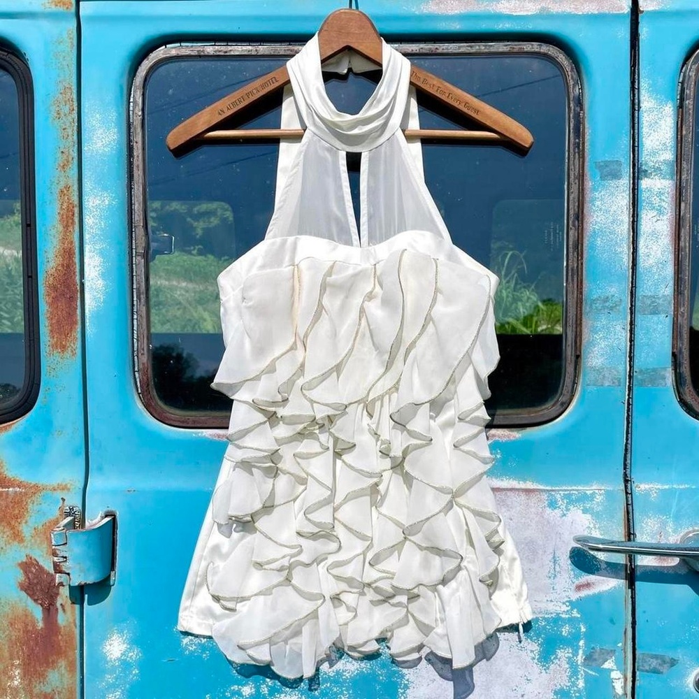 00s xoxo white ruffle halter top w/ choker